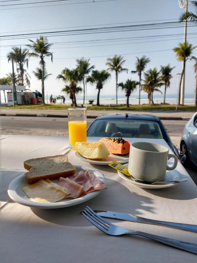 Hotel Enseada Beira Mar Гуаружа Екстериор снимка